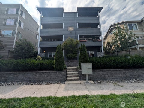 Photo of 1729 18th Avenue #201, Seattle, WA 98122 (MLS # 2565829)