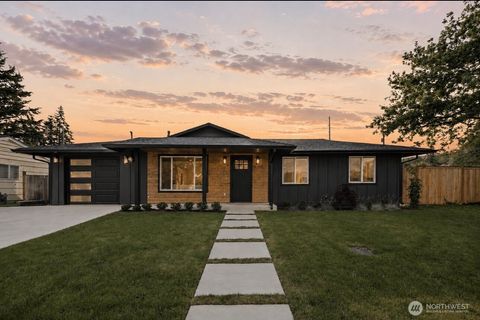 Photo of 15703 117th Avenue SE, Renton, WA 98058 (MLS # 2539543)
