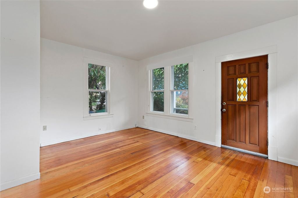Photo of 923 N 86th Street, Seattle, WA 98103 (MLS # 2291014)