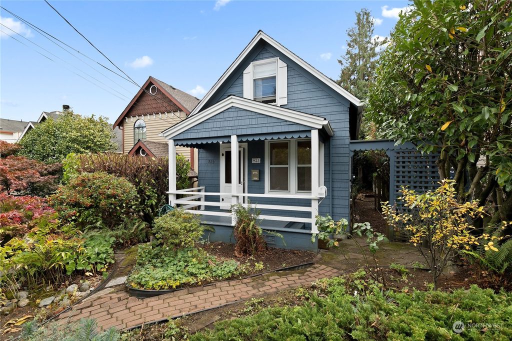 Photo of 923 N 86th Street, Seattle, WA 98103 (MLS # 2291014)