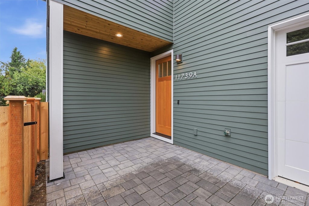 Photo of 11739 40th Avenue NE #A, Seattle, WA 98125 (MLS # 2580506)