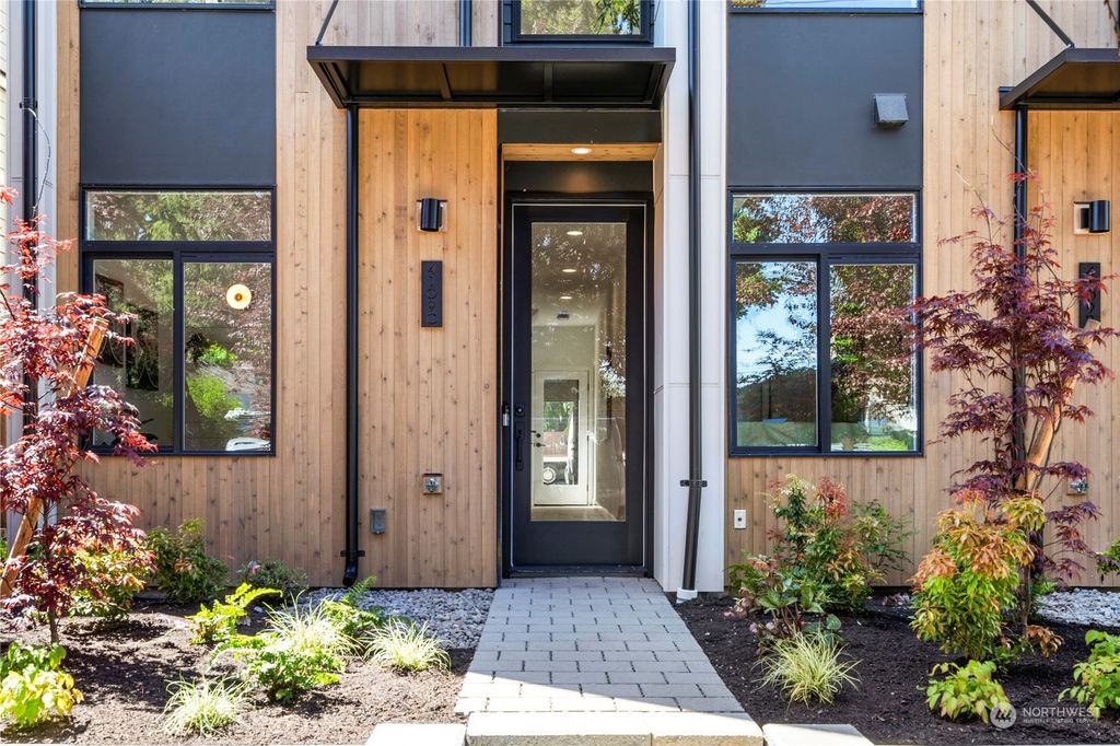 Photo of 4109 C 42nd Avenue SW, Seattle, WA 98116 (MLS # 2066335)