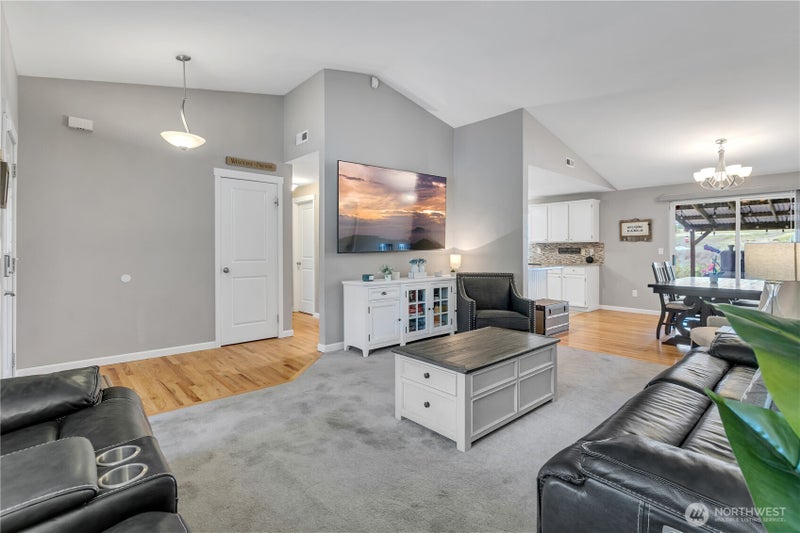 19020 34th Avenue E