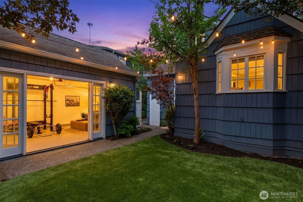Photo of 1945 Boyer Avenue E, Seattle, WA 98112 (MLS # 2519064)