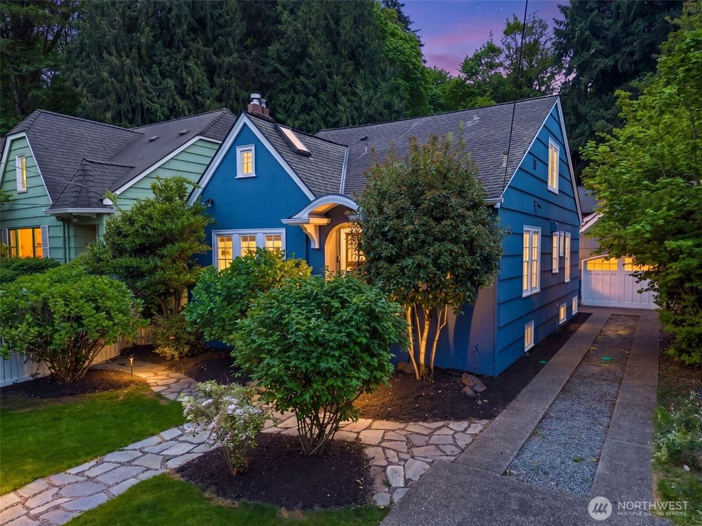 Photo of 1945 Boyer Avenue E, Seattle, WA 98112 (MLS # 2519064)