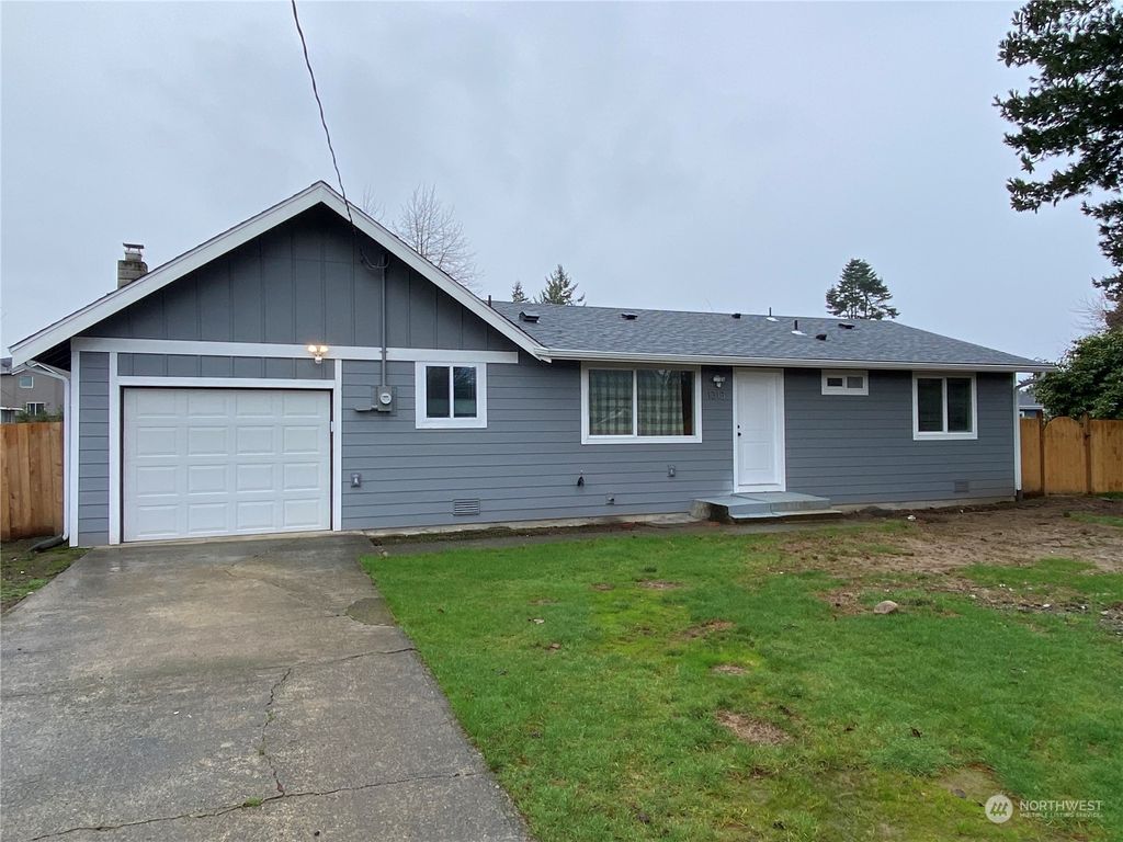Photo of 1313 S 279TH Street, Des Moines, WA 98198 (MLS # 2195634)