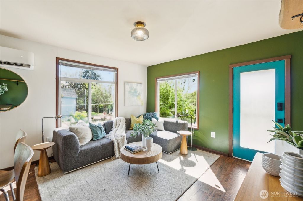 Photo of 10754 17th Avenue SW, Seattle, WA 98146 (MLS # 2366773)