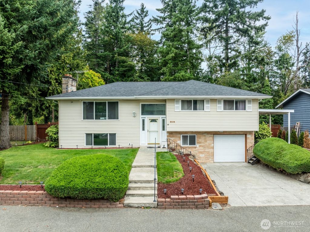 Photo of 2114 SW 322nd Street, Federal Way, WA 98023 (MLS # 2424387)