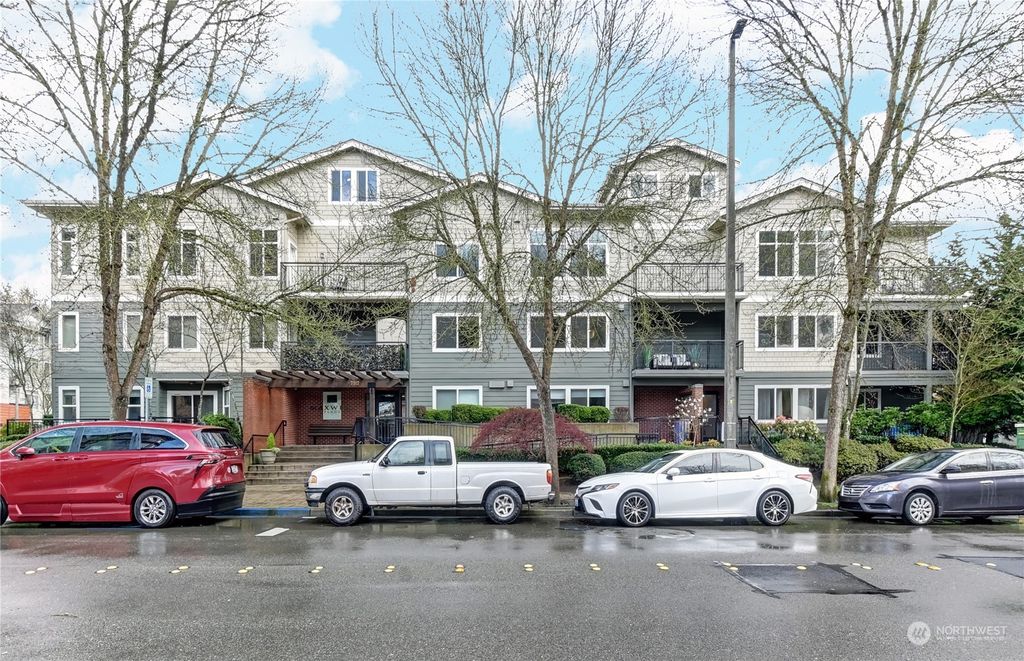 Photo of 7912 170th Avenue NE #301, Redmond, WA 98052 (MLS # 2216444)