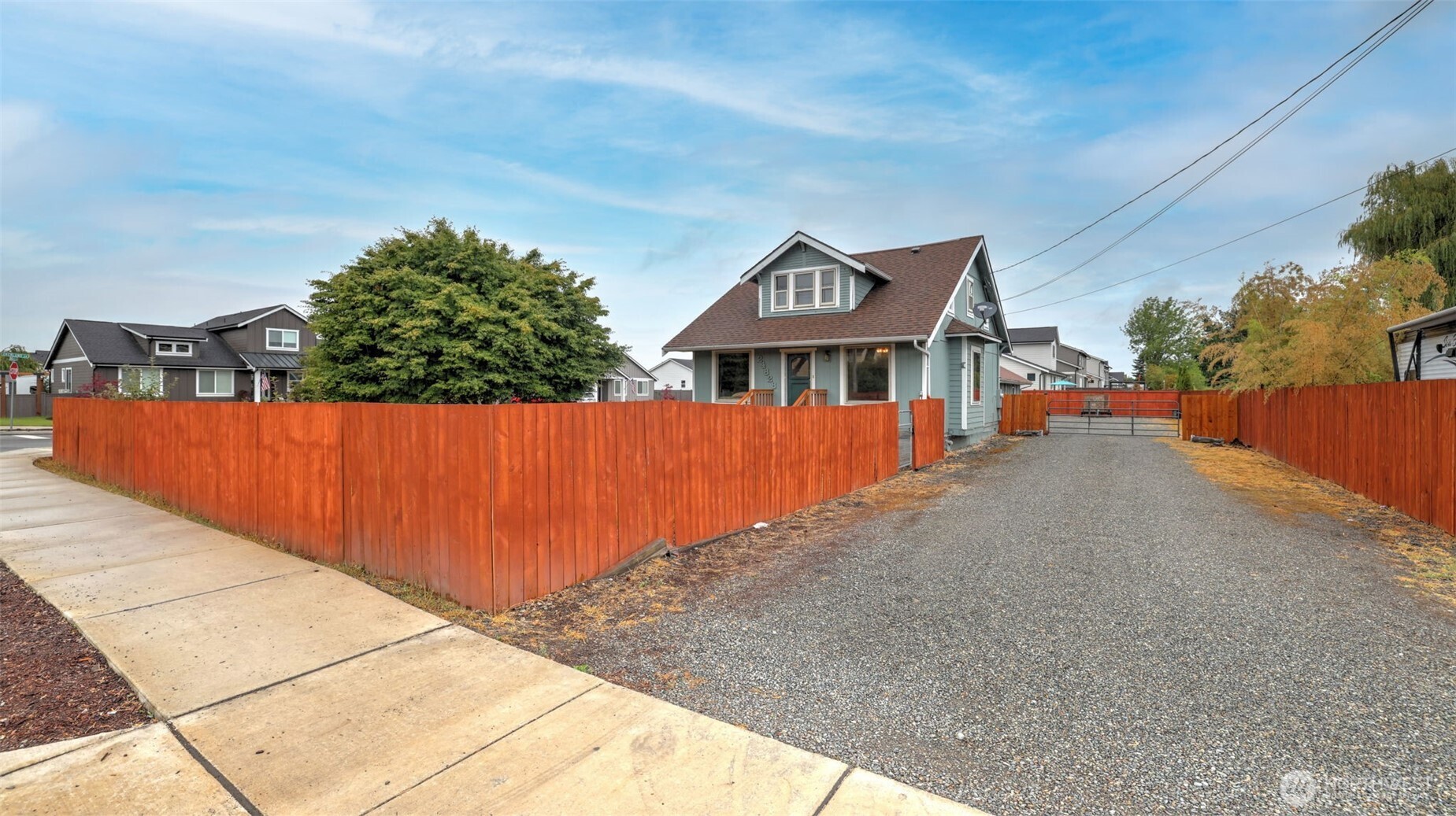 3107 Roosevelt Avenue E