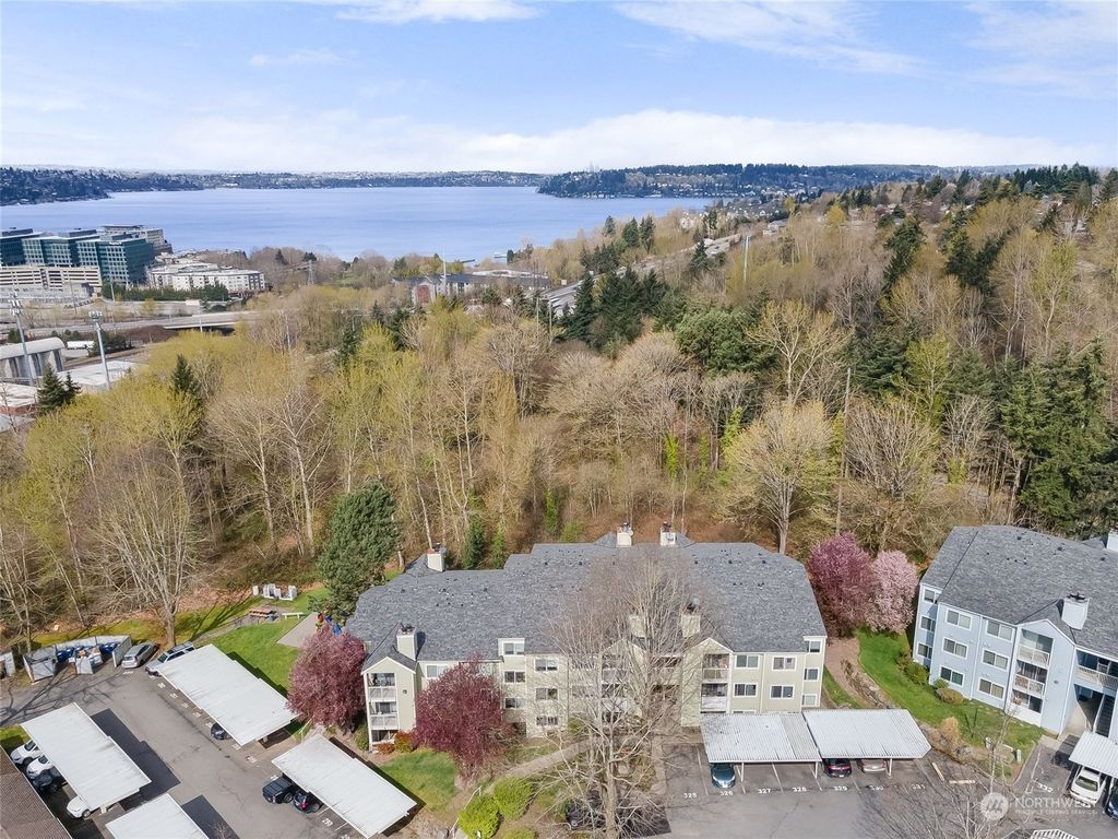 Photo of 975 Aberdeen Avenue NE #D105, Renton, WA 98056 (MLS # 2215166)