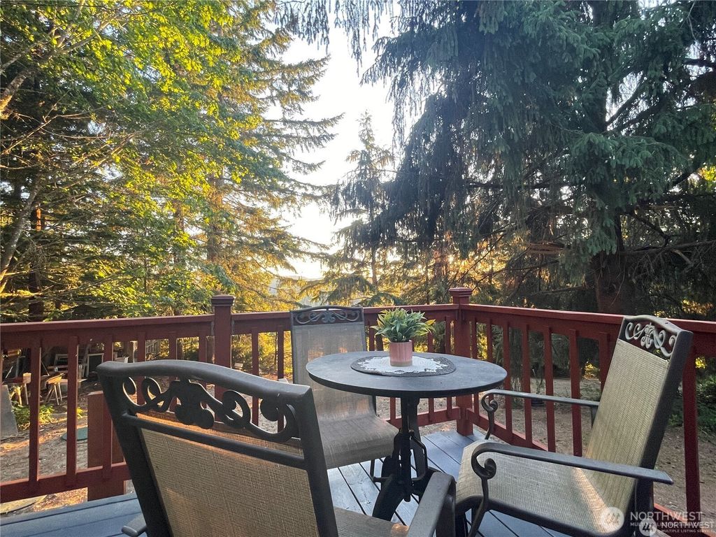 Photo of 890 W Wynwood Drive, Shelton, WA 98584 (MLS # 2522978)