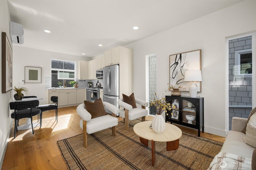 Photo of 2815 E Denny Way #B, Seattle, WA 98122 (MLS # 2486736)