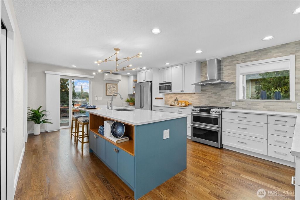 Photo of 5117 S Pearl Street, Seattle, WA 98118 (MLS # 2444965)