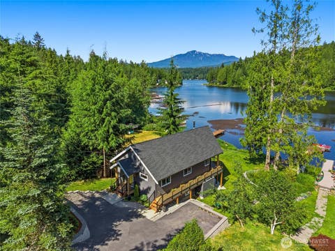 Photo of 1305 SW Lake Roesiger RD, Snohomish, WA 98290 (MLS # 2546490)