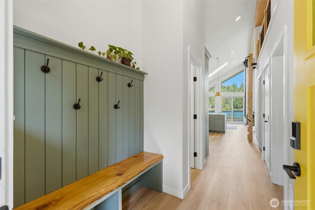 Photo of 1305 SW Lake Roesiger RD, Snohomish, WA 98290 (MLS # 2546490)