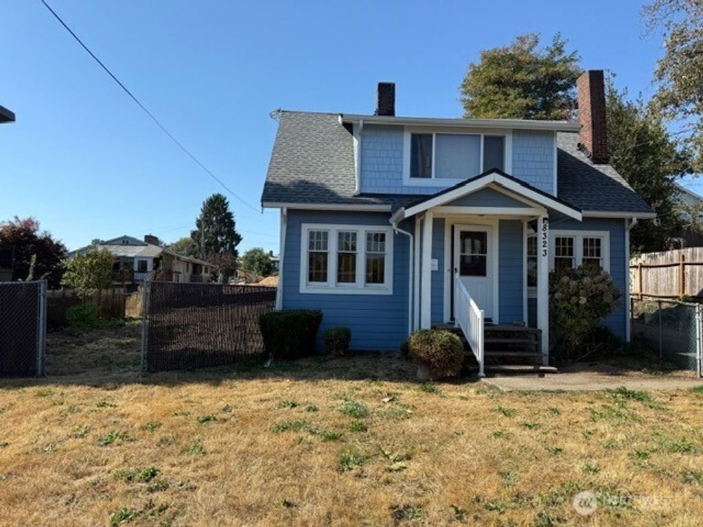 Photo of 8323 39th Avenue S, Seattle, WA 98118 (MLS # 2436911)