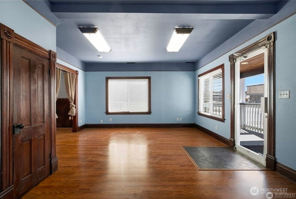 623 W Market Street