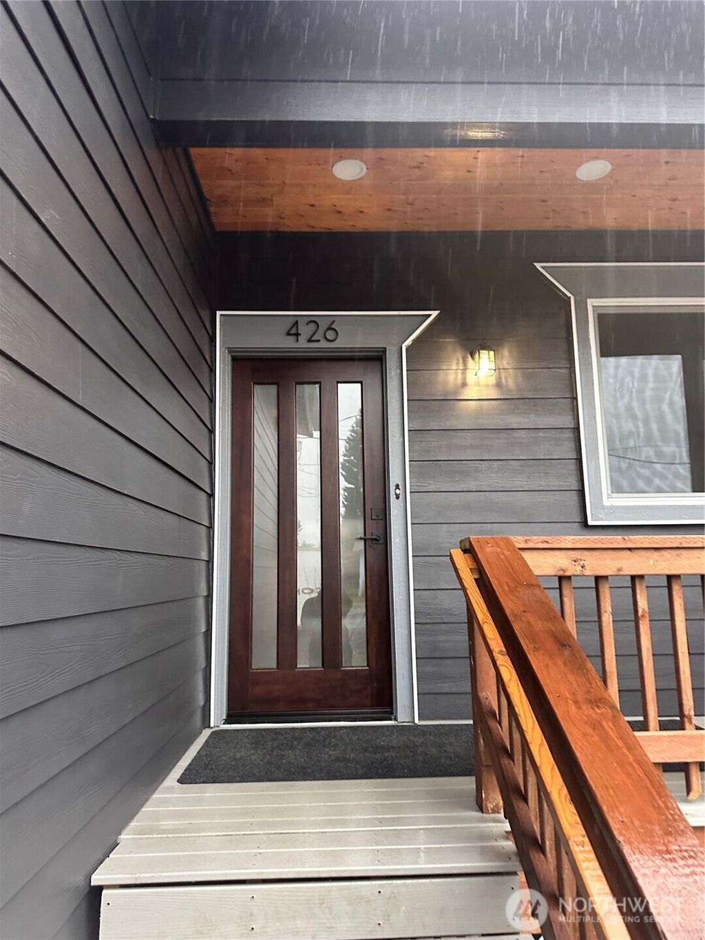 Photo of 426 E Curtis St, Aberdeen, WA 98520 (MLS # 2467221)