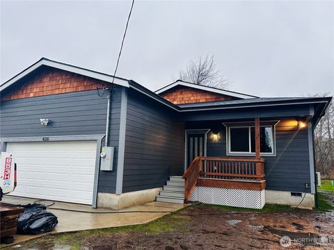 Photo of 426 E Curtis St, Aberdeen, WA 98520 (MLS # 2467221)