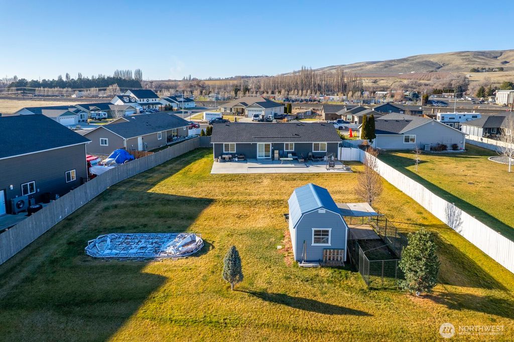 Photo of 19 Royal Circle, Ephrata, WA 98823 (MLS # 2469382)