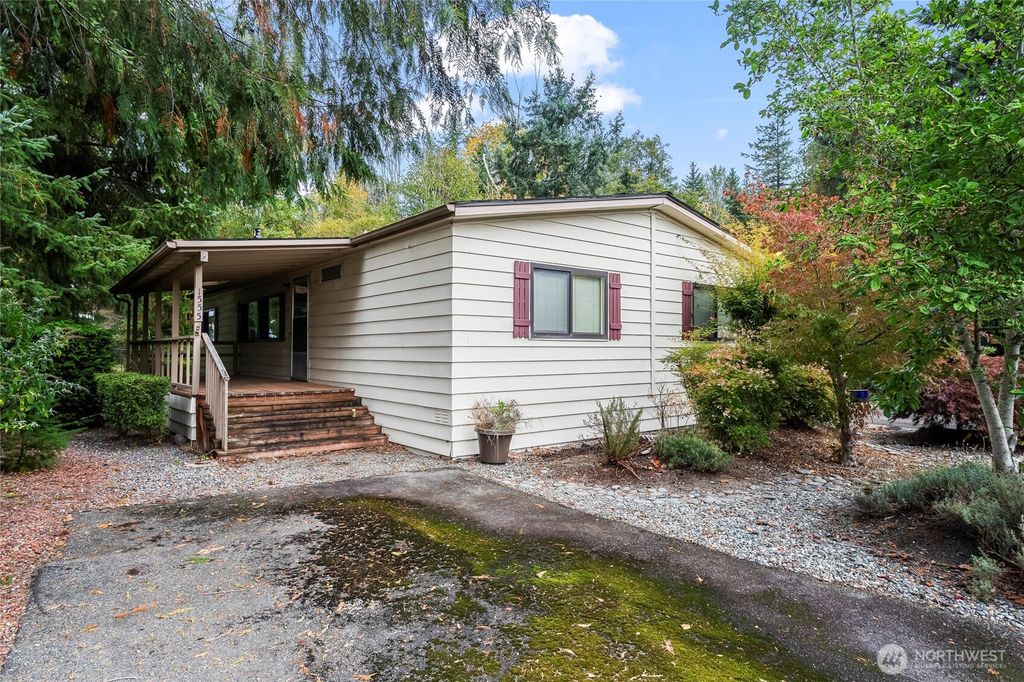 Photo of 1555 Kimberly Avenue E, Enumclaw, WA 98022 (MLS # 2466358)