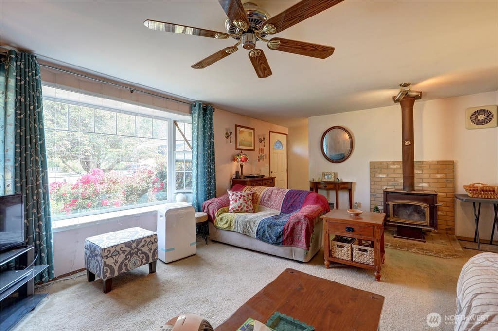 Photo of 4205 Regency Place, Carnation, WA 98014 (MLS # 2571103)