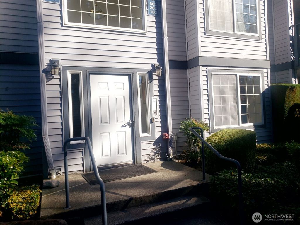 Photo of 24018 26th Place S #C102, Des Moines, WA 98198 (MLS # 2446169)