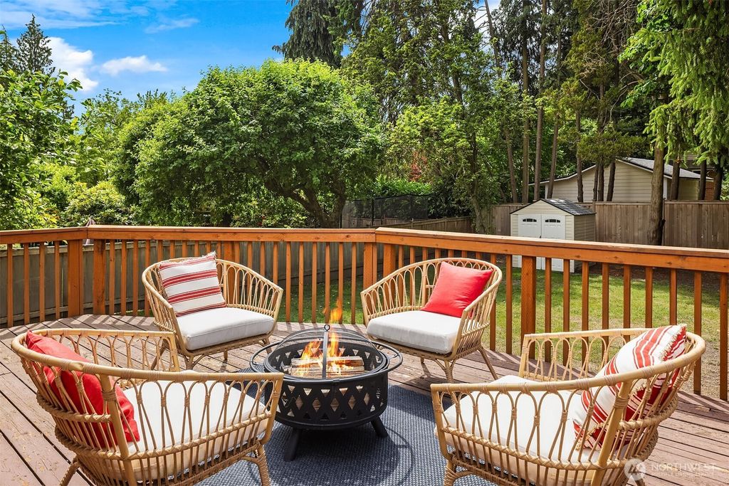 Photo of 6541 45th Avenue NE, Seattle, WA 98115 (MLS # 2391467)