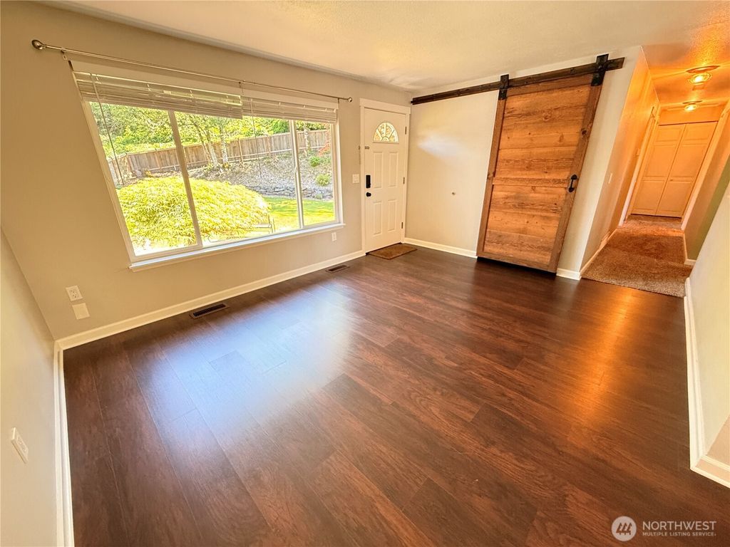 Photo of 16603 35th Street Ct E, Lake Tapps, WA 98391 (MLS # 2530402)