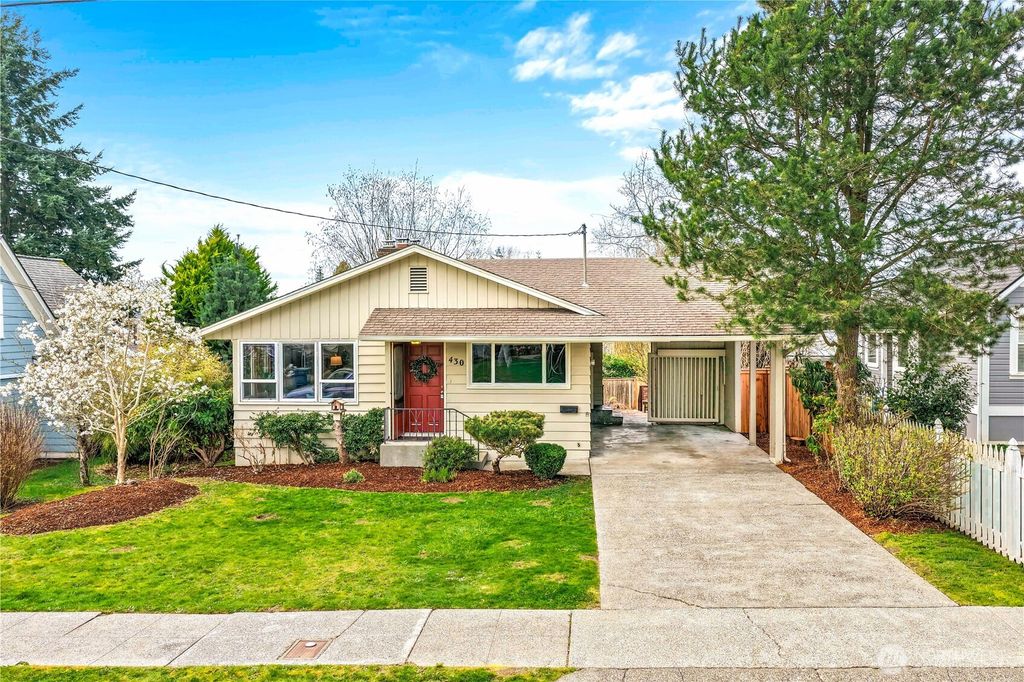 Photo of 430 Avenue I, Snohomish, WA 98290 (MLS # 2503256)