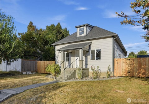 Photo of 5927 S Yakima AVE, Tacoma, WA 98408 (MLS # 2581733)