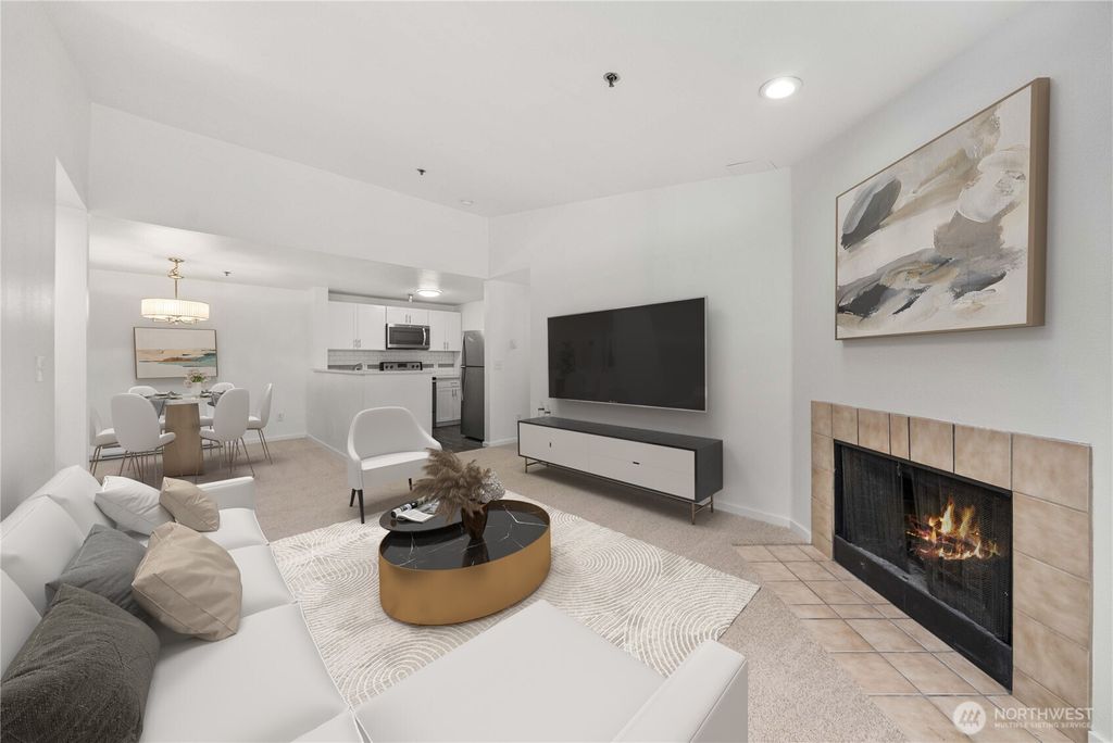 Photo of 975 Aberdeen Avenue NE #C306, Renton, WA 98056 (MLS # 2401819)