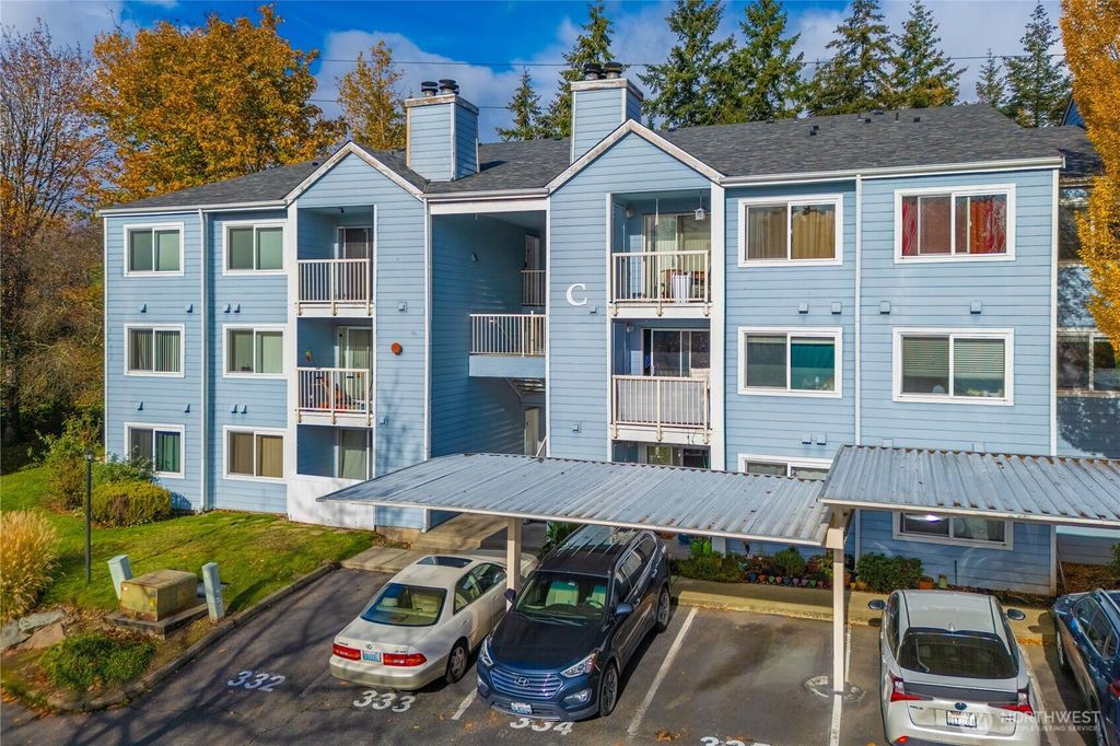 Photo of 975 Aberdeen Avenue NE #C306, Renton, WA 98056 (MLS # 2401819)