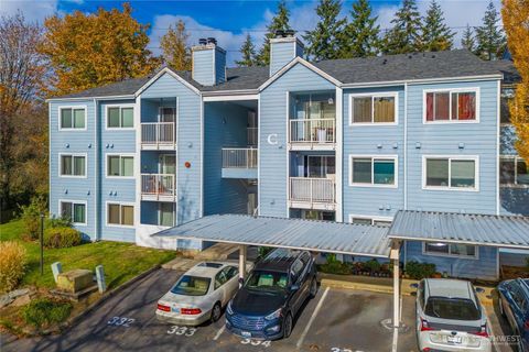Photo of 975 Aberdeen Avenue NE #C306, Renton, WA 98056 (MLS # 2401819)