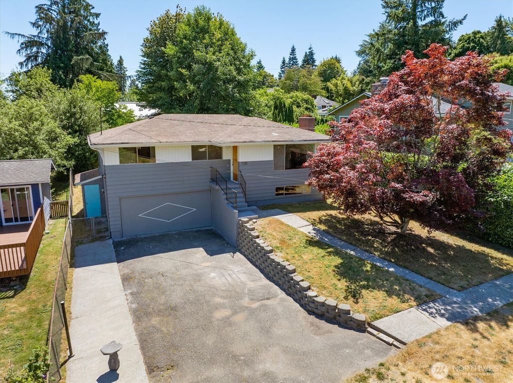 Photo of 3015 SW 105th Street, Seattle, WA 98146 (MLS # 2403818)