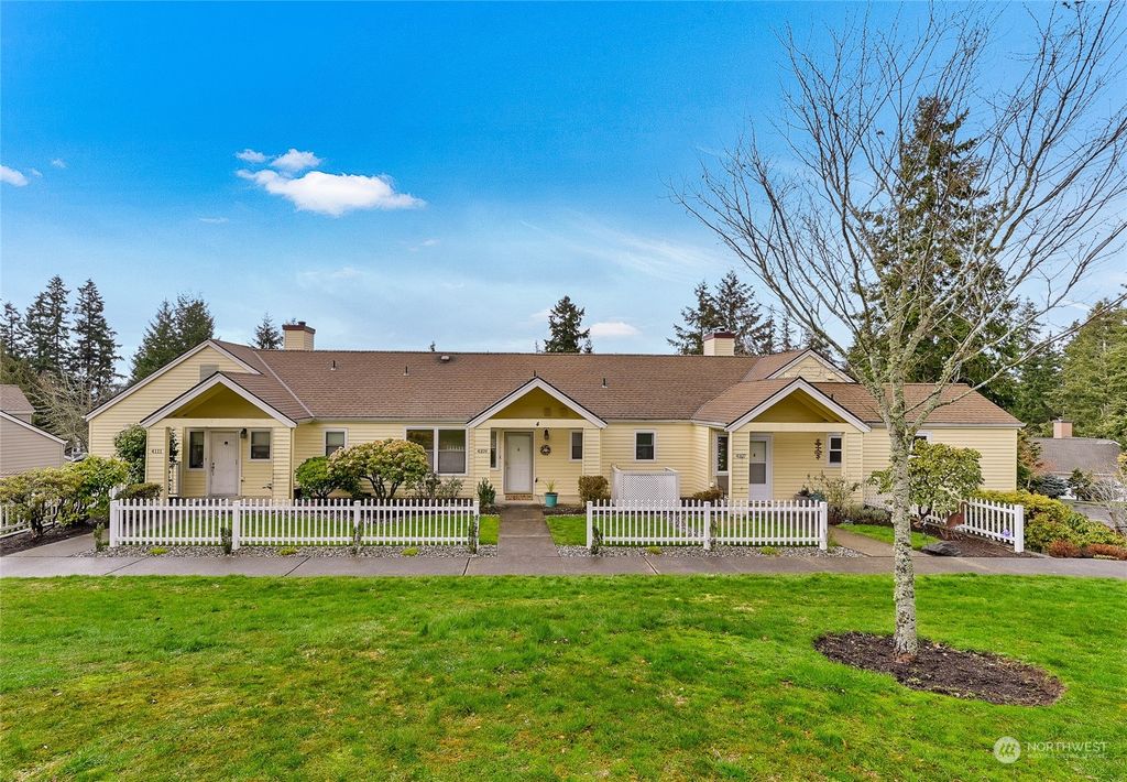 Photo of 4109 Providence Point Drive SE, Issaquah, WA 98029 (MLS # 2040629)