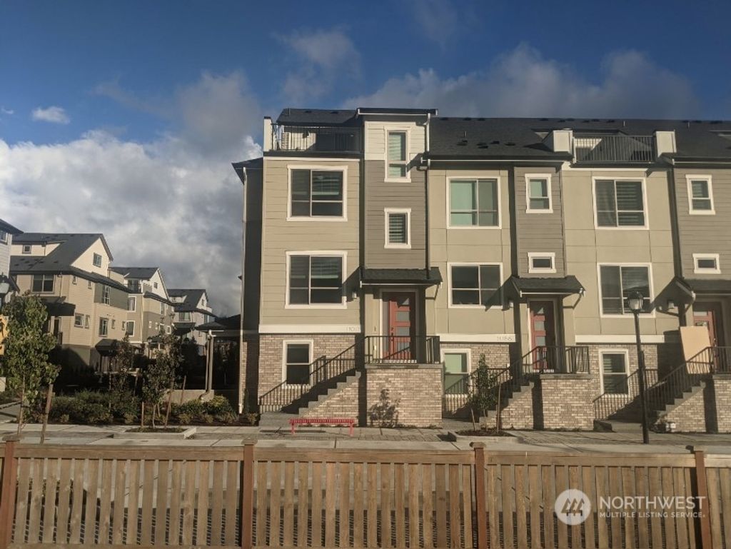 Photo of 1100 6th Avenue NE #18.7, Issaquah, WA 98029 (MLS # 2014276)