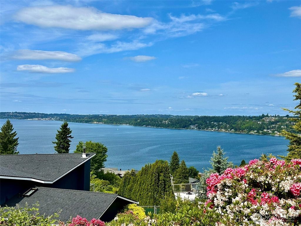 Photo of 714 SW 296th Street, Federal Way, WA 98023 (MLS # 2384654)