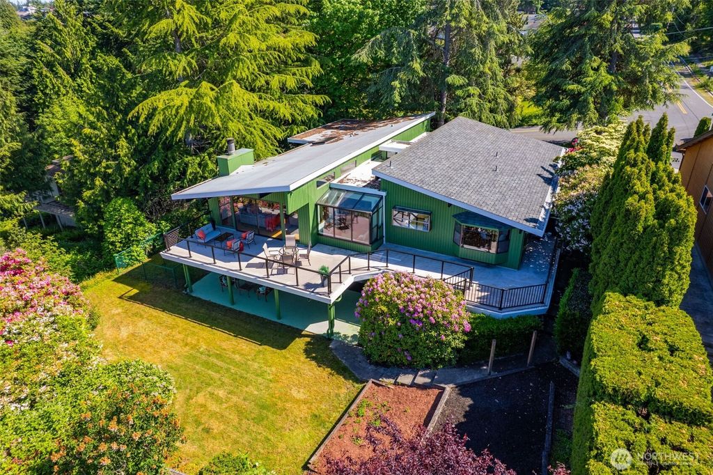 Photo of 714 SW 296th Street, Federal Way, WA 98023 (MLS # 2384654)