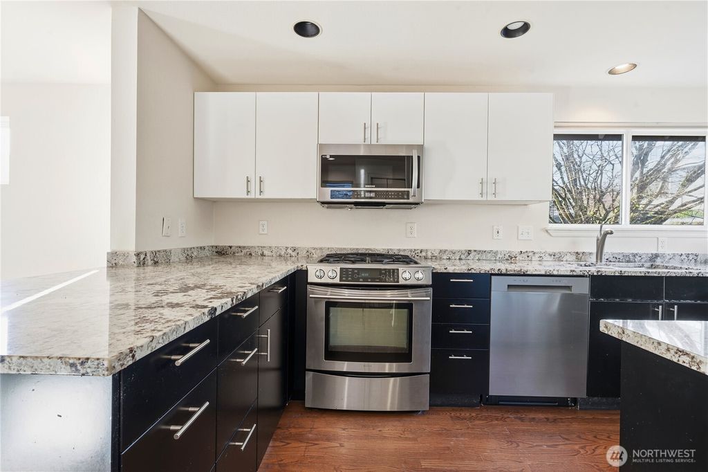 Photo of 314 25th Avenue E, Seattle, WA 98112 (MLS # 2507050)