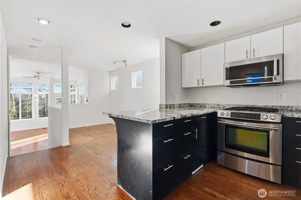 Photo of 314 25th Avenue E, Seattle, WA 98112 (MLS # 2507050)