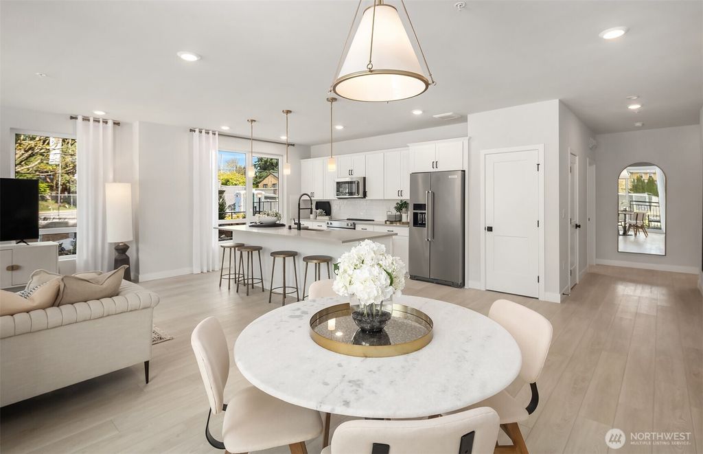 Photo of 6949 NE 184th Lane #212, Kenmore, WA 98028 (MLS # 2495929)