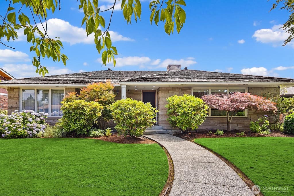 Photo of 4915 Rucker Avenue, Everett, WA 98203 (MLS # 2551060)