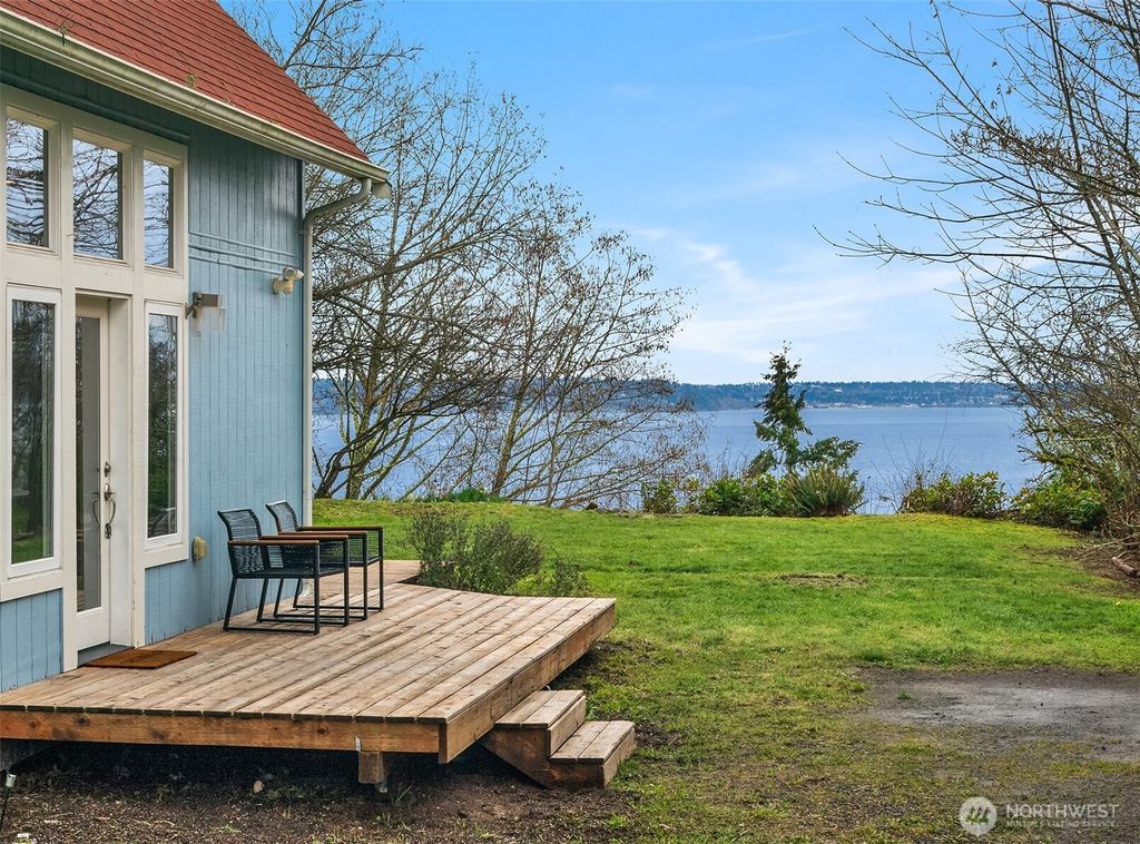 Photo of 16526 87th Avenue SW, Vashon, WA 98070 (MLS # 2496600)