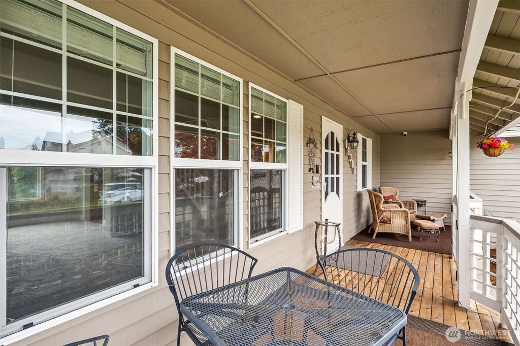 Photo of 18300 152nd Court SE, Renton, WA 98058 (MLS # 2418263)