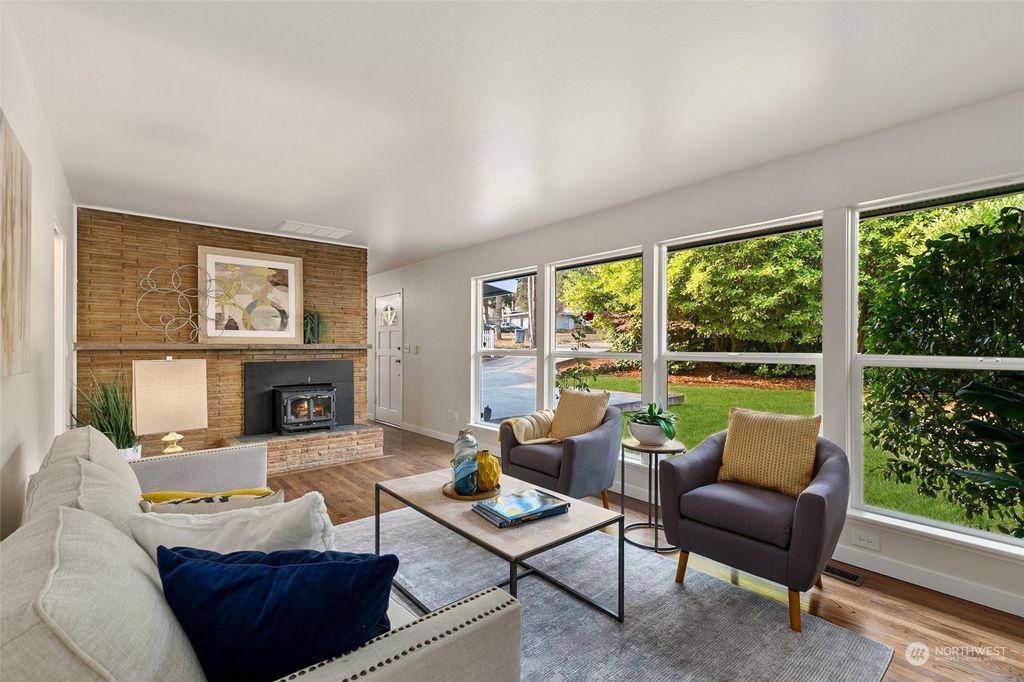 Photo of 15910 Simonds Road NE, Kenmore, WA 98028 (MLS # 2008300)