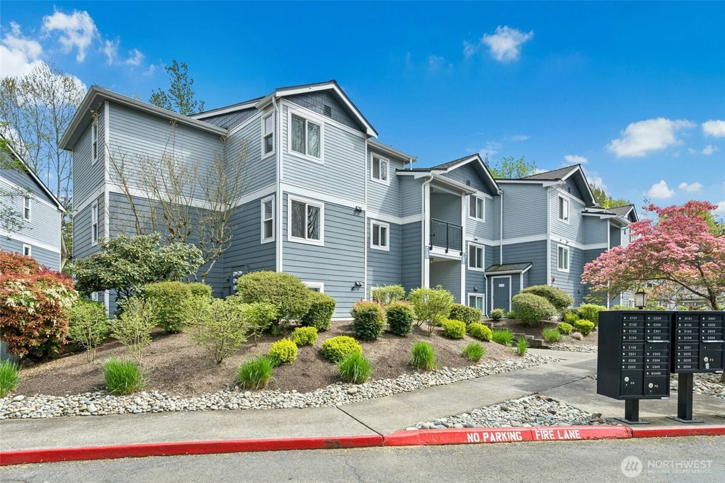 Photo of 250 NW Dogwood Street #C201, Issaquah, WA 98027 (MLS # 2512093)