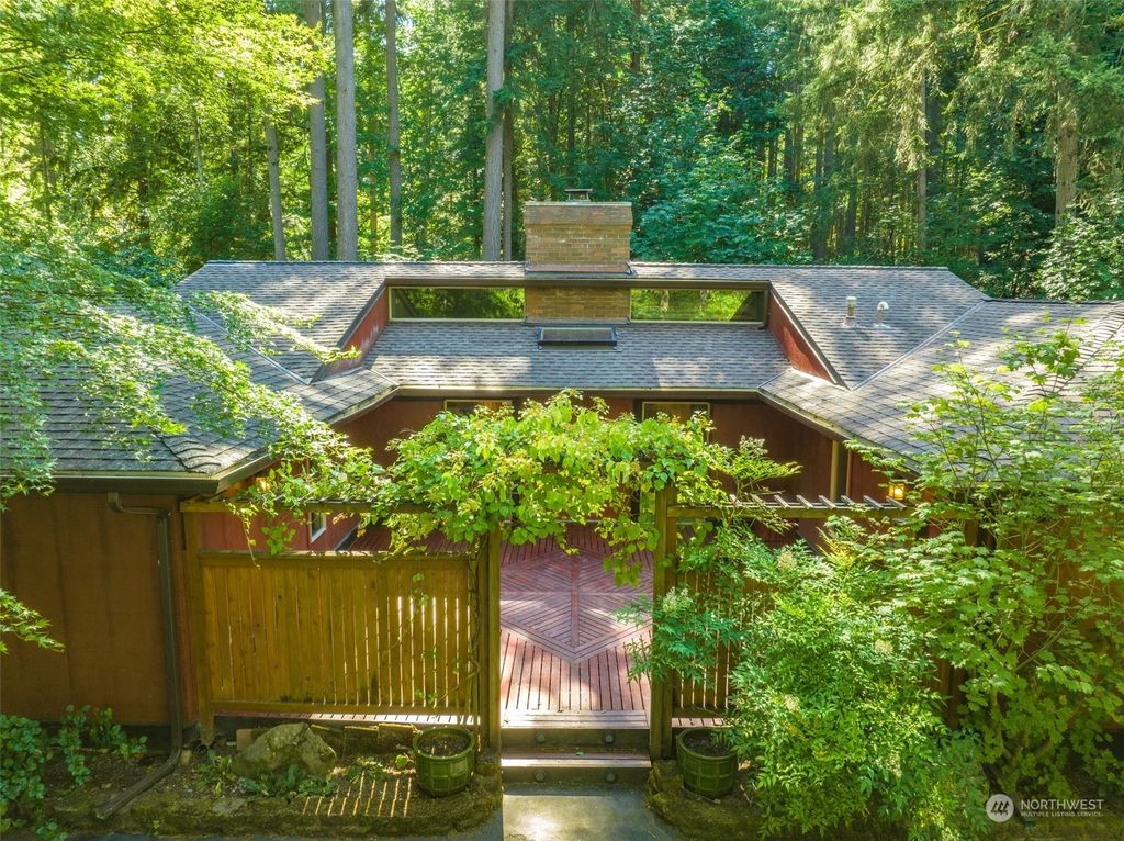 Photo of 19207 200th Avenue NE, Woodinville, WA 98077 (MLS # 2146663)
