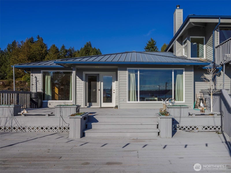 81 Seamount Drive